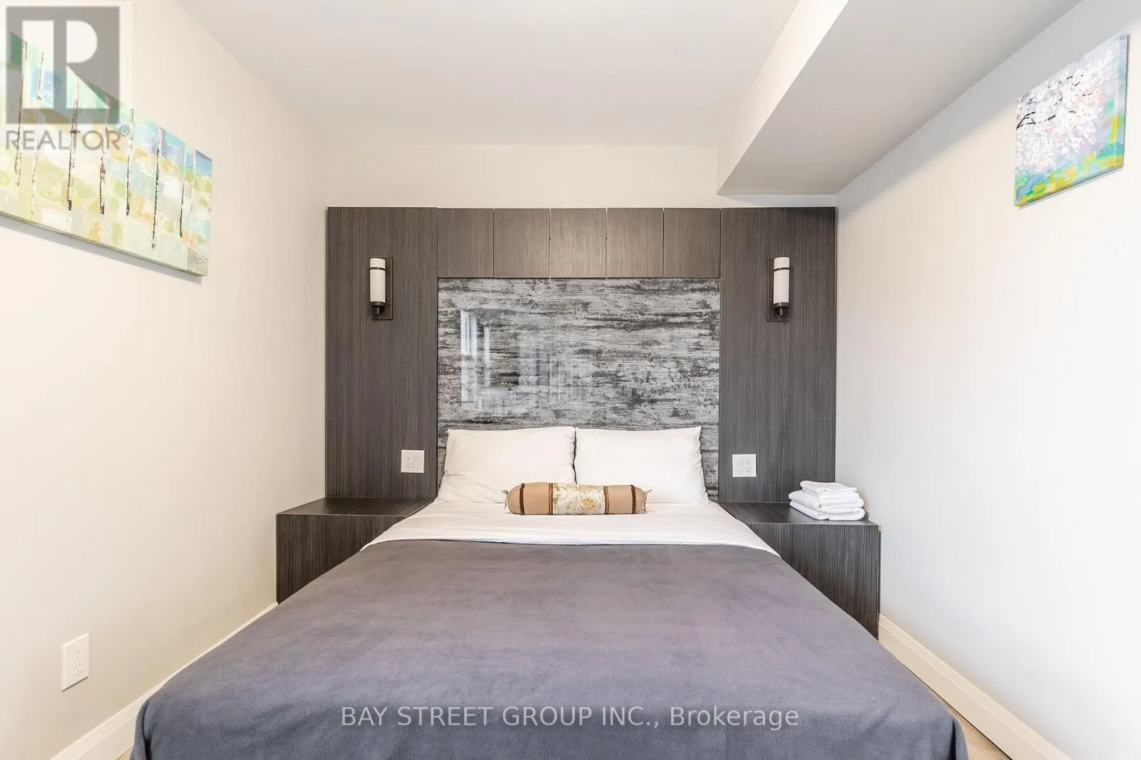 UNIT B - 5757 STANLEY AVENUE