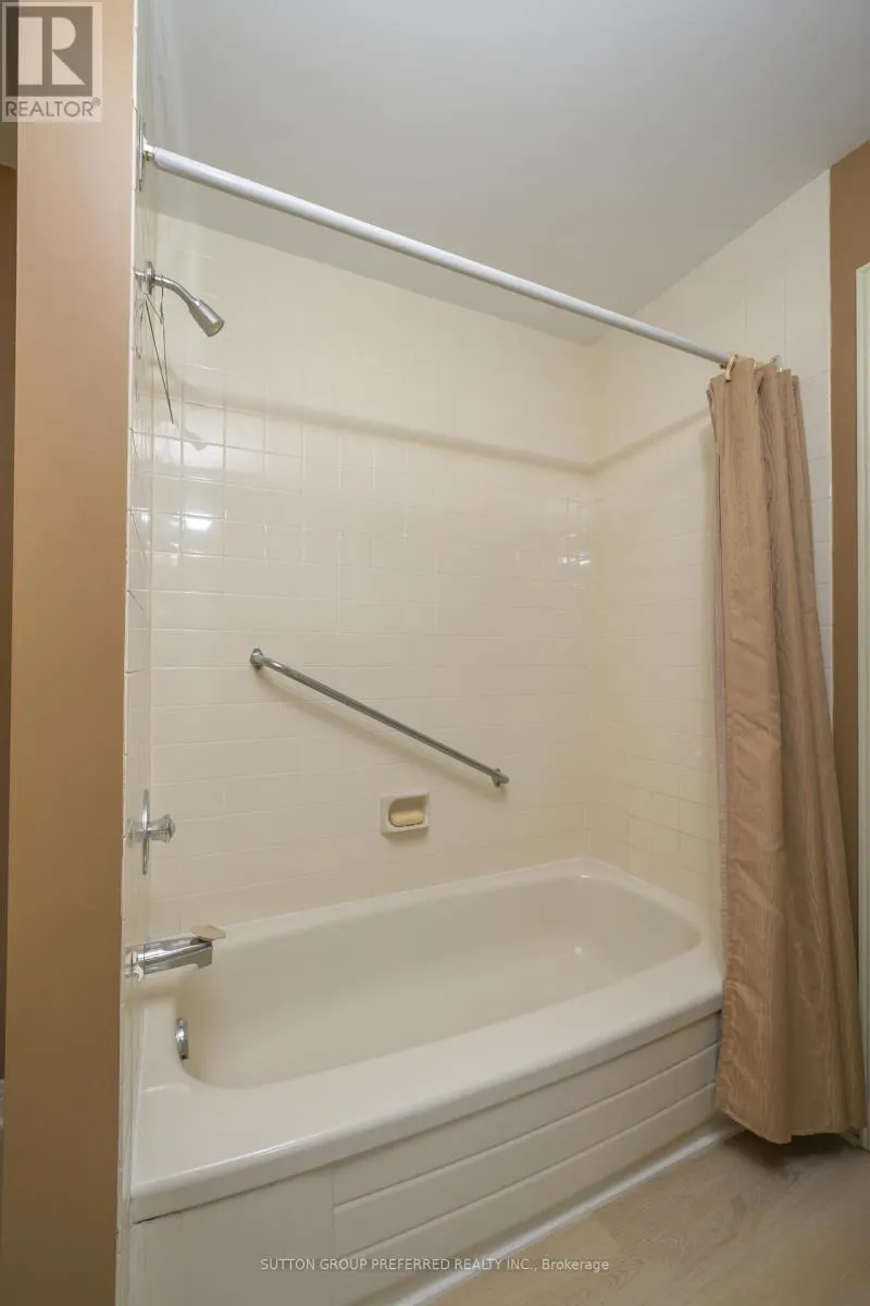 51 - 50 FIDDLERS GREEN ROAD, #51