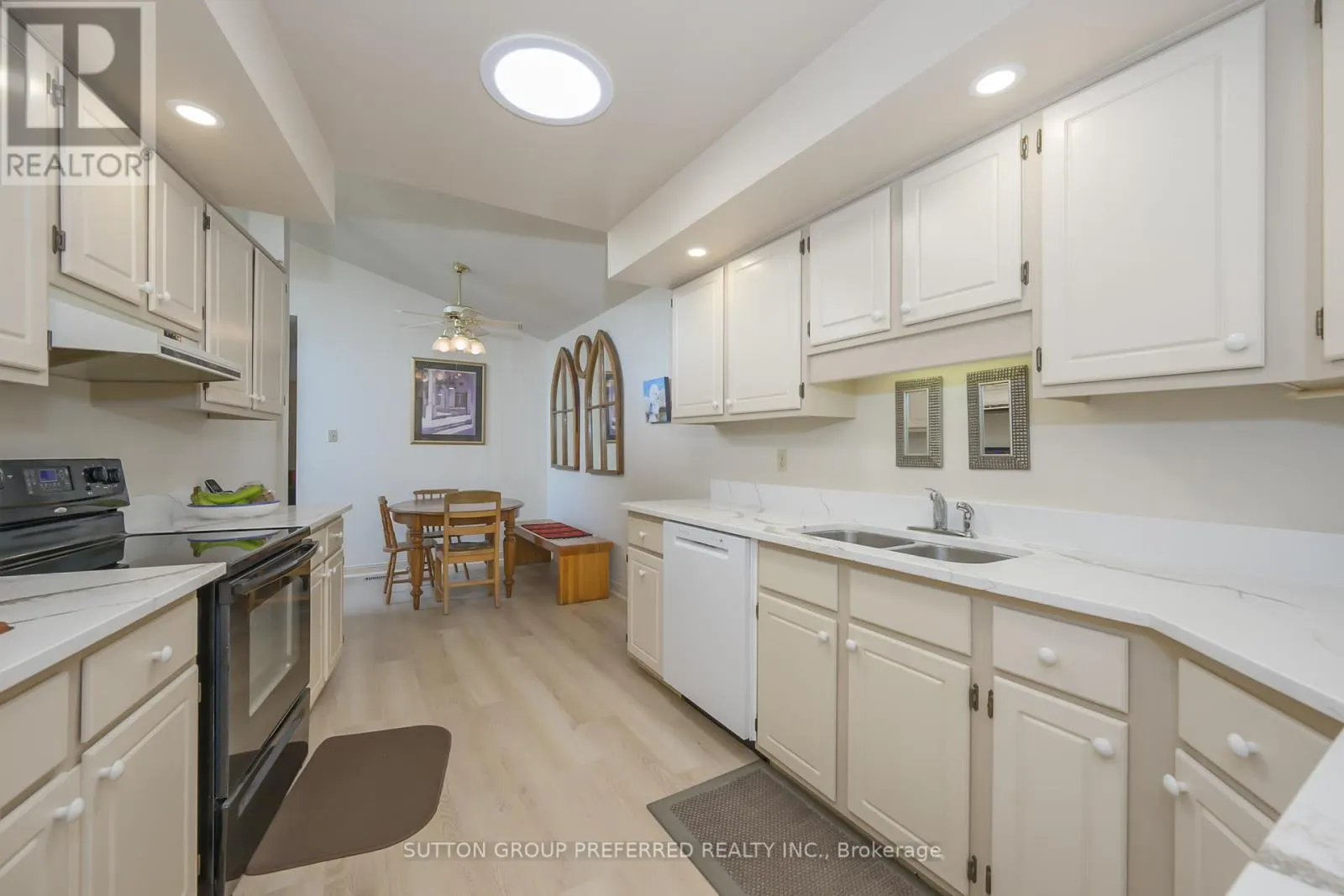 51 - 50 FIDDLERS GREEN ROAD, #51