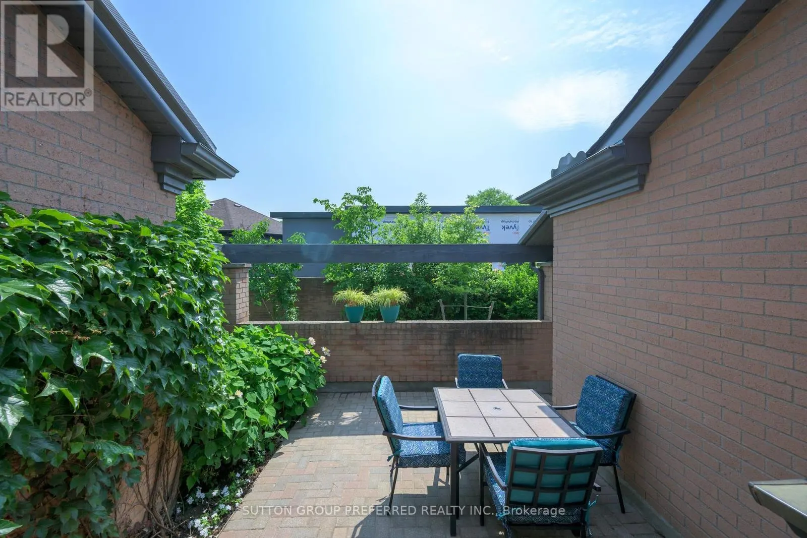 51 - 50 FIDDLERS GREEN ROAD, #51