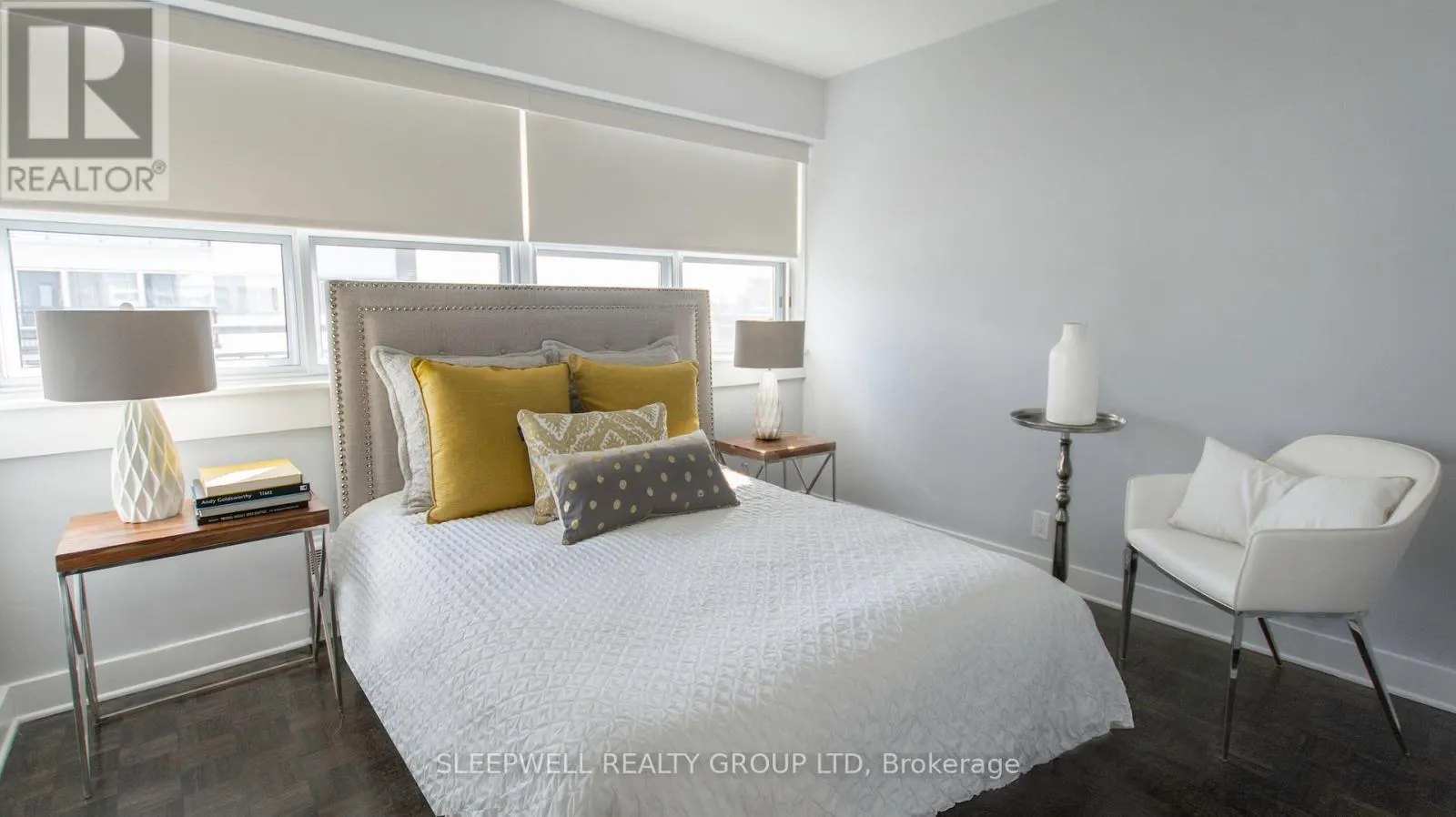 102 - 420 GILMOUR STREET