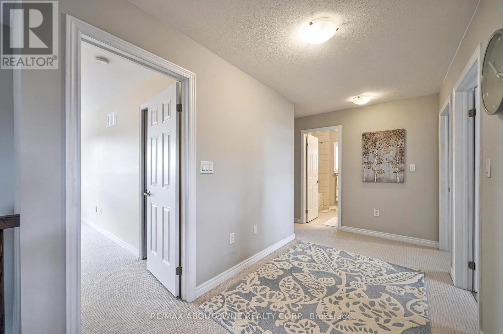 UPPER - 195 GRETI DRIVE