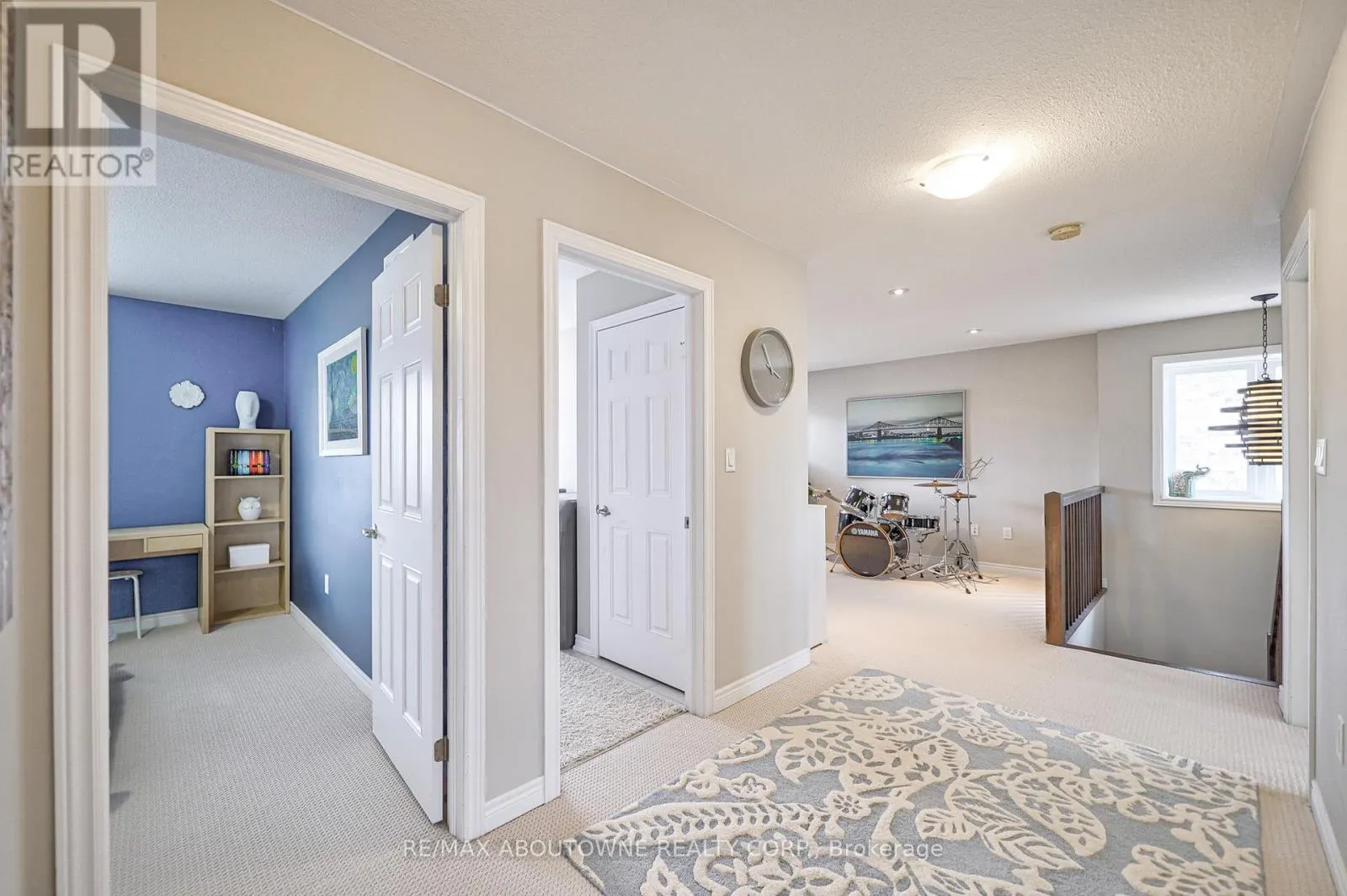 UPPER - 195 GRETI DRIVE