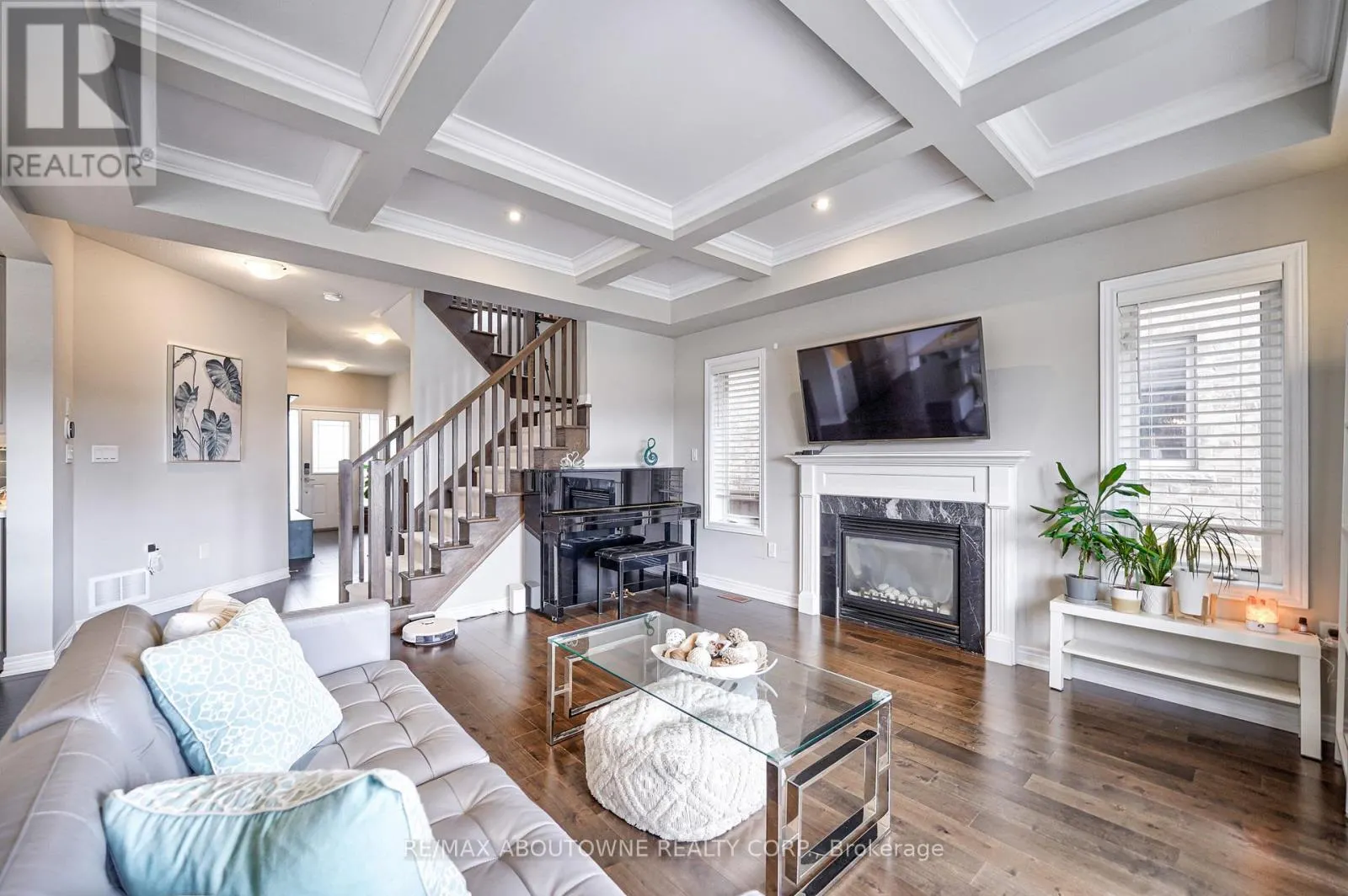 UPPER - 195 GRETI DRIVE