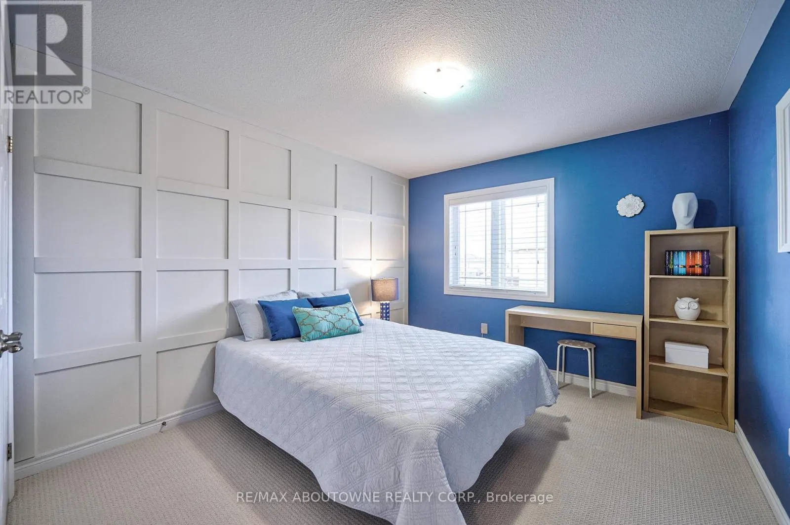 UPPER - 195 GRETI DRIVE