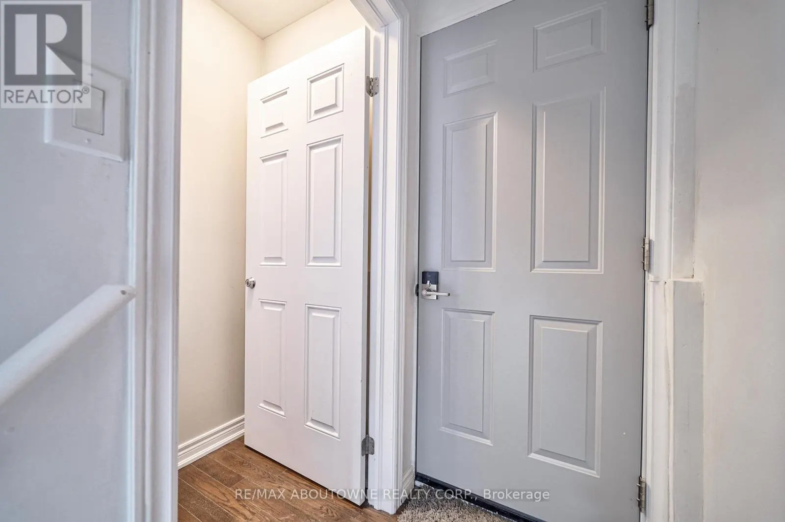 UPPER - 195 GRETI DRIVE