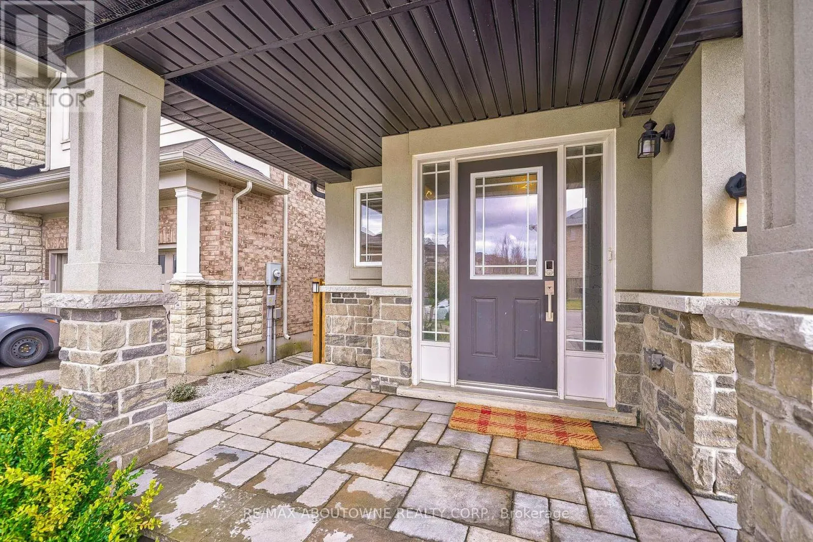 UPPER - 195 GRETI DRIVE