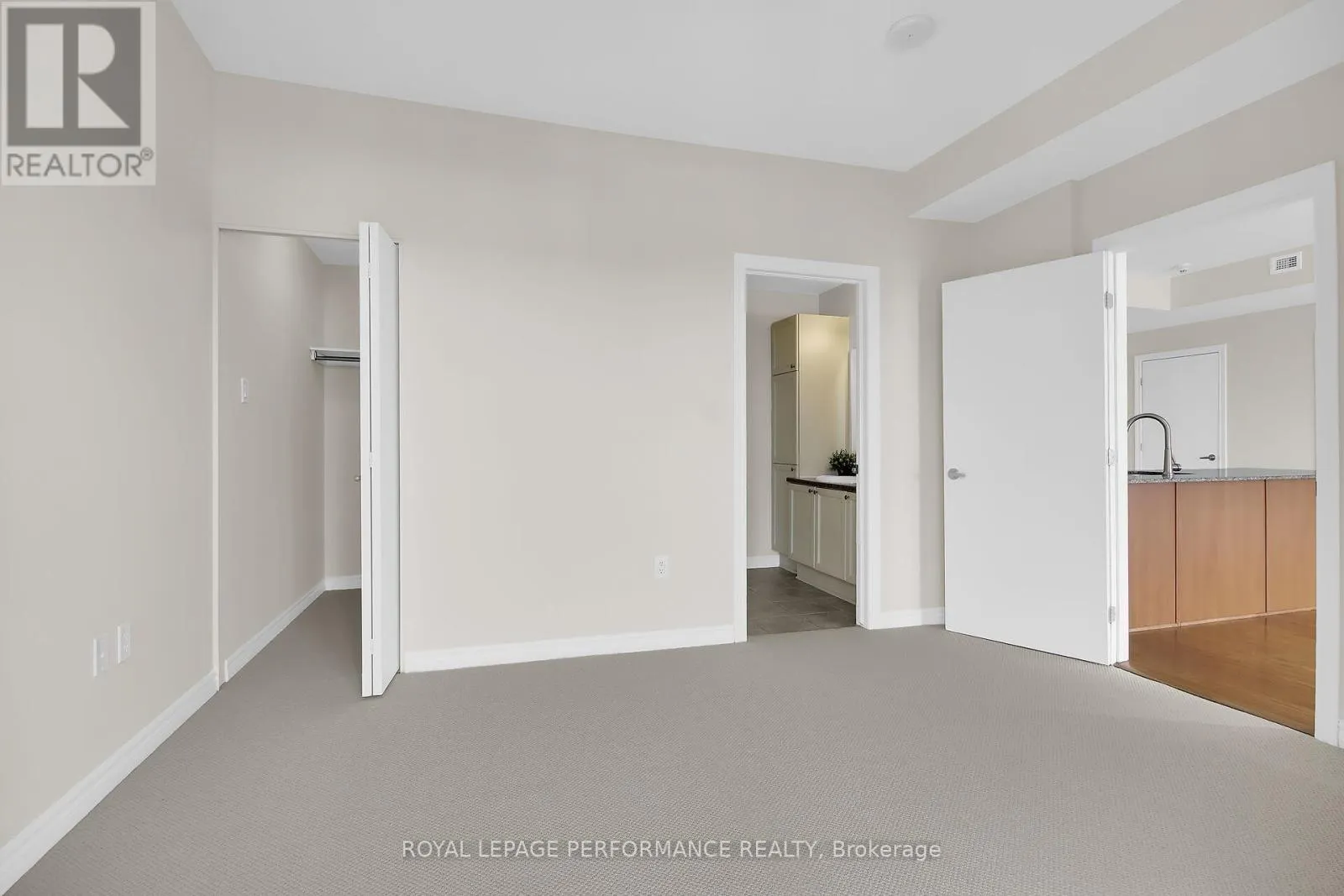 1807 - 70 LANDRY STREET