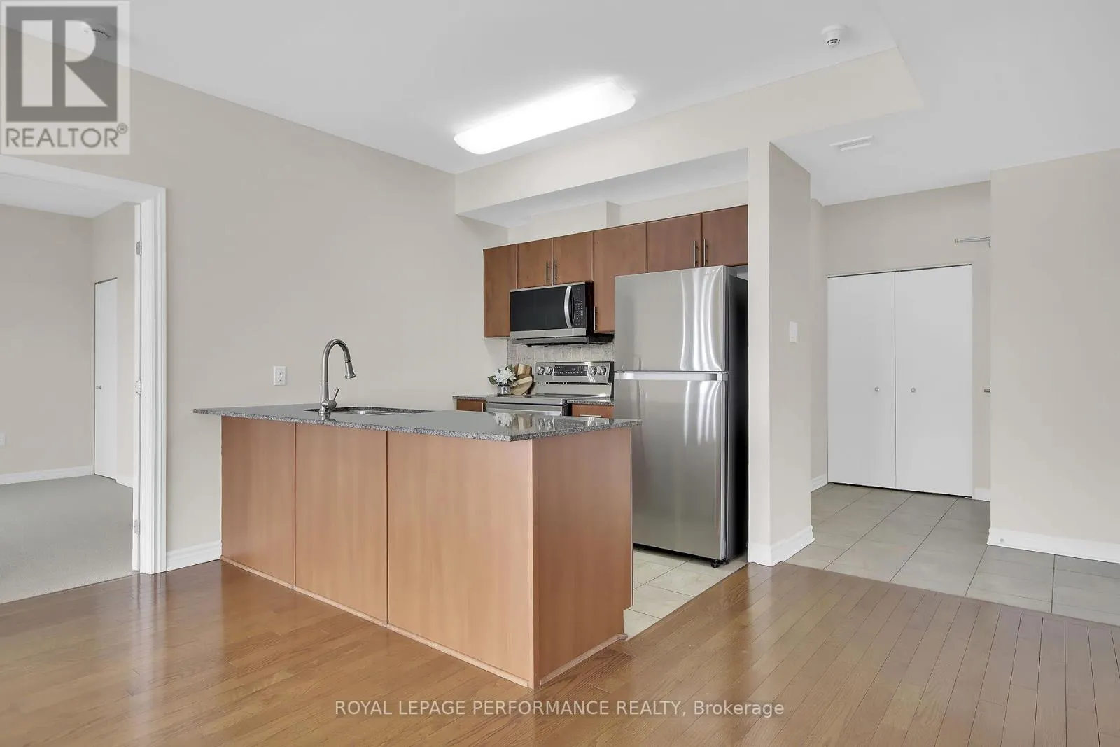 1807 - 70 LANDRY STREET
