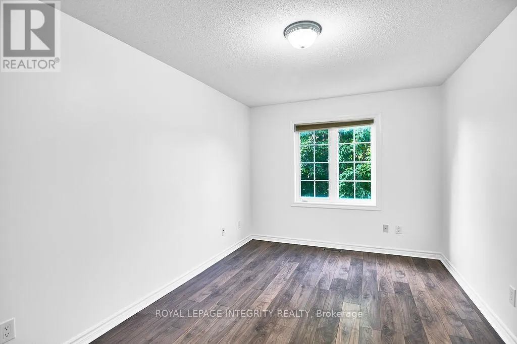 221 BADGELEY AVENUE