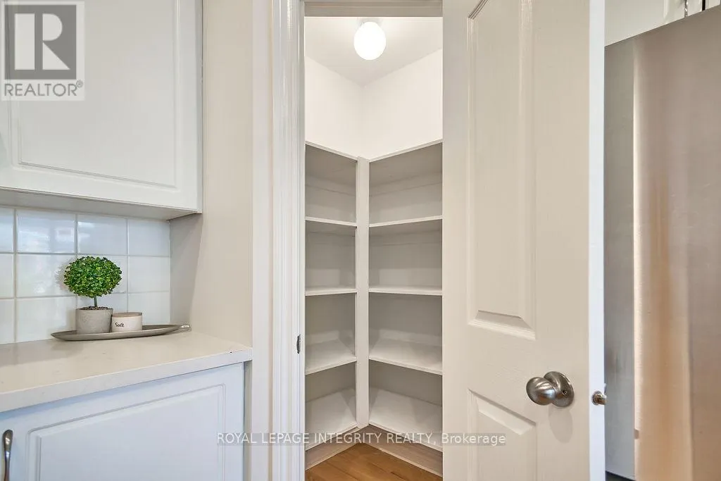 221 BADGELEY AVENUE