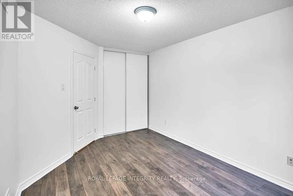 221 BADGELEY AVENUE