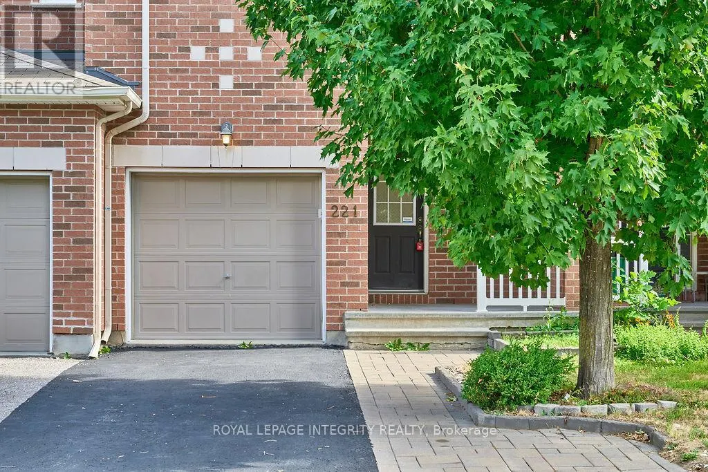 221 BADGELEY AVENUE
