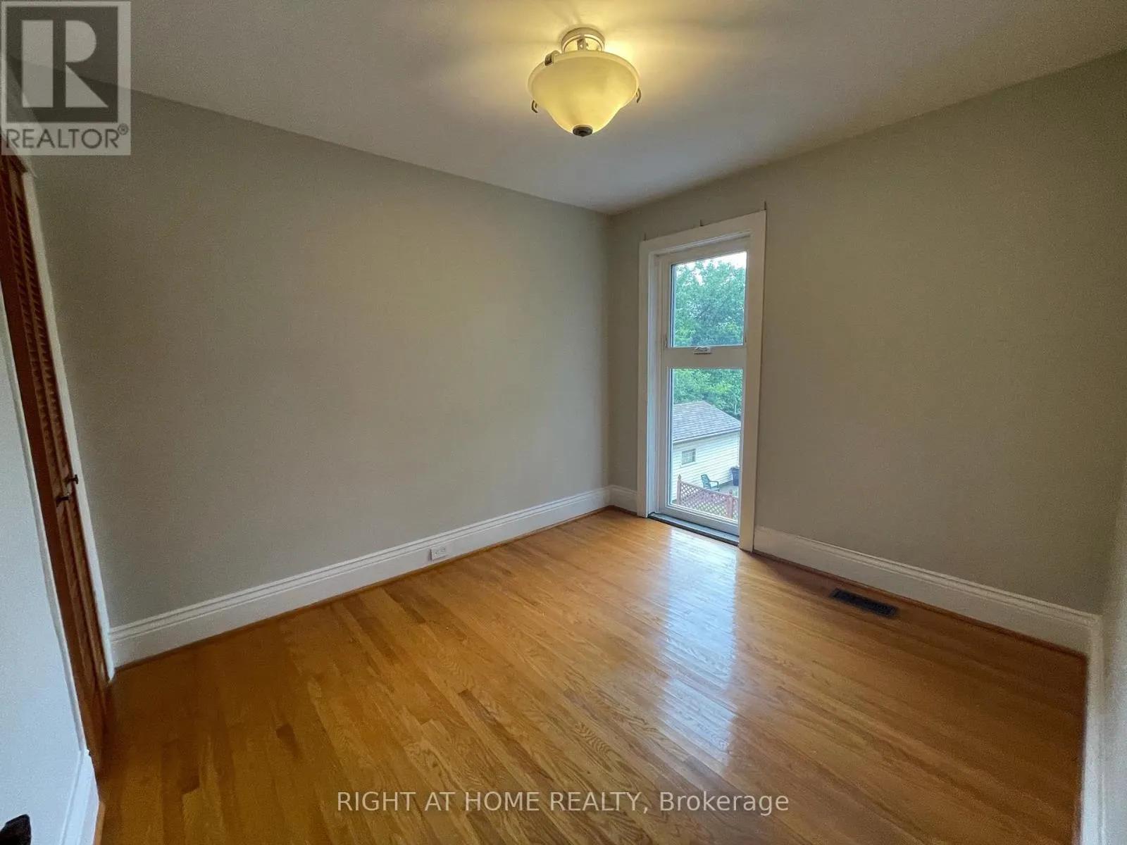 107 KENSINGTON AVENUE N