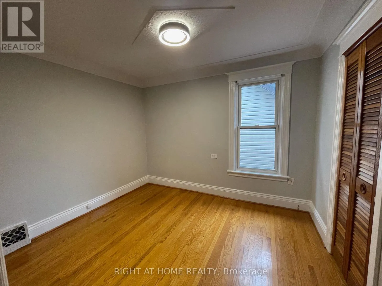 107 KENSINGTON AVENUE N