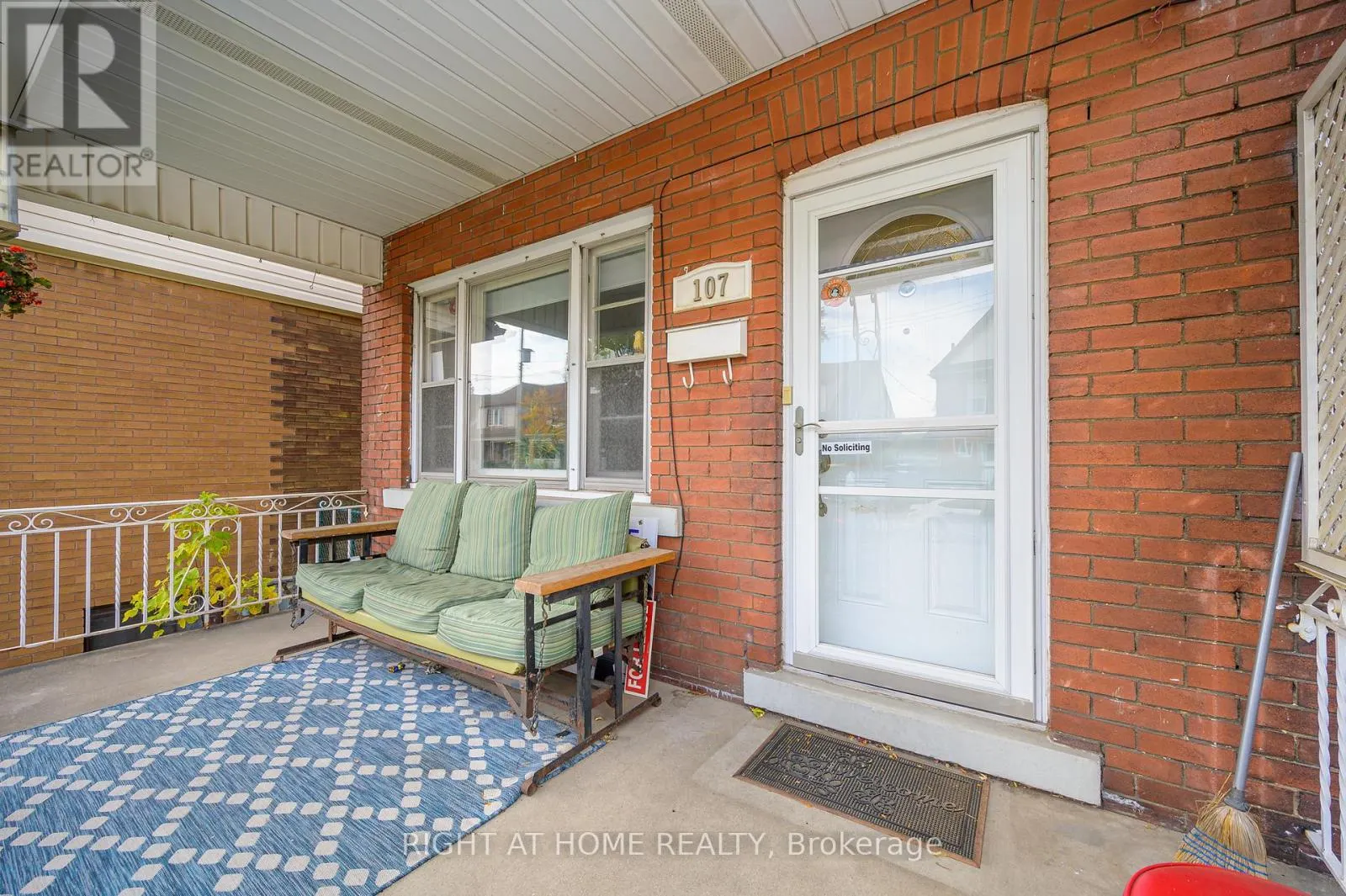 107 KENSINGTON AVENUE N