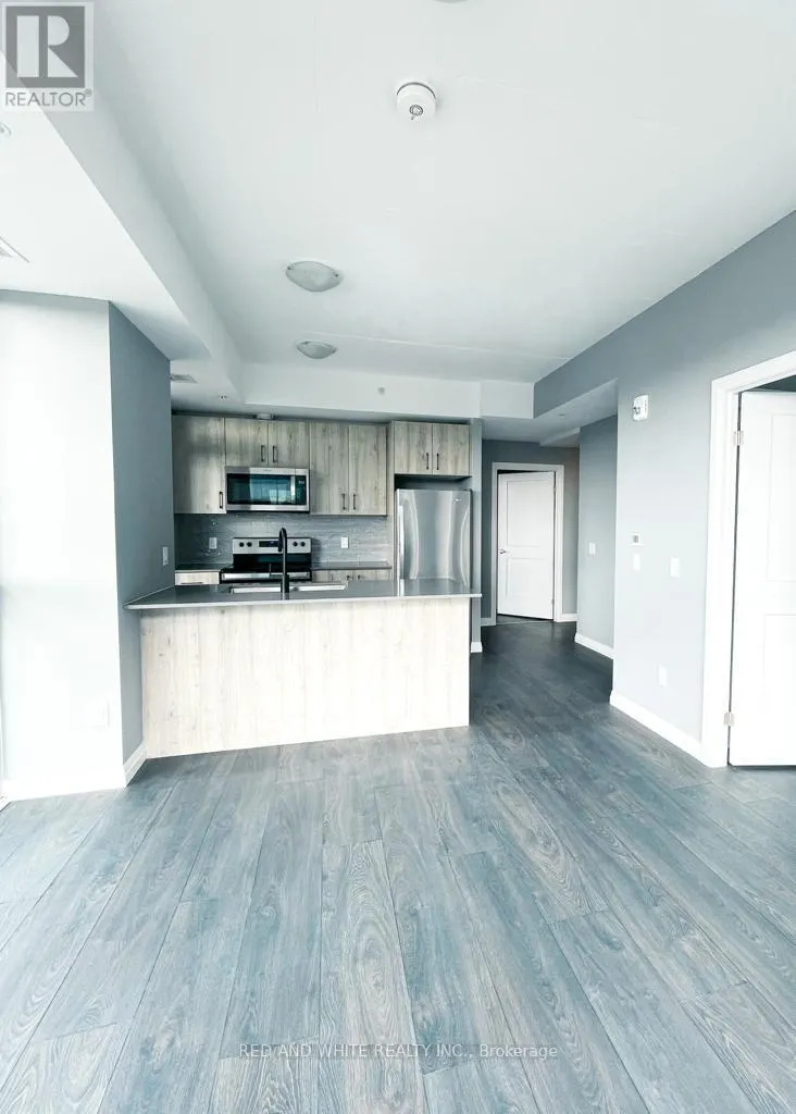 605 - 108 GARMENT STREET