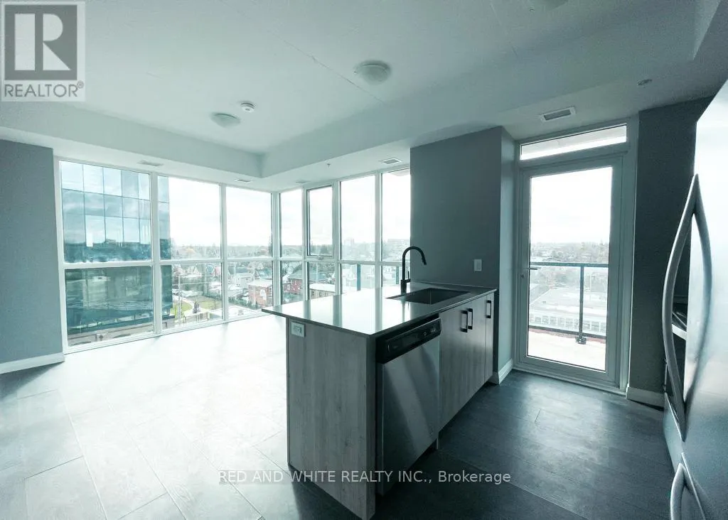 605 - 108 GARMENT STREET