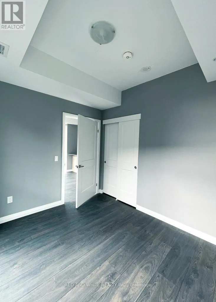 605 - 108 GARMENT STREET