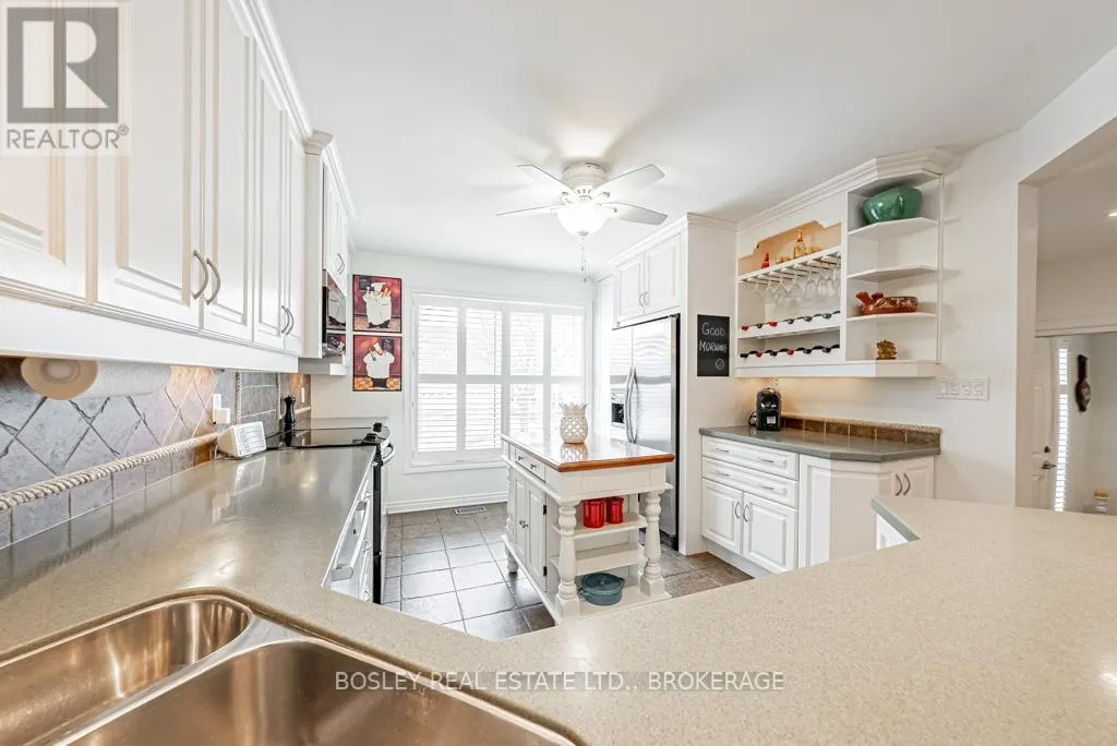 33 - 13 LAKESIDE DRIVE, #33