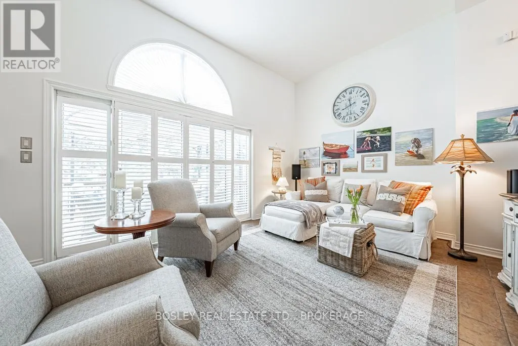 33 - 13 LAKESIDE DRIVE, #33
