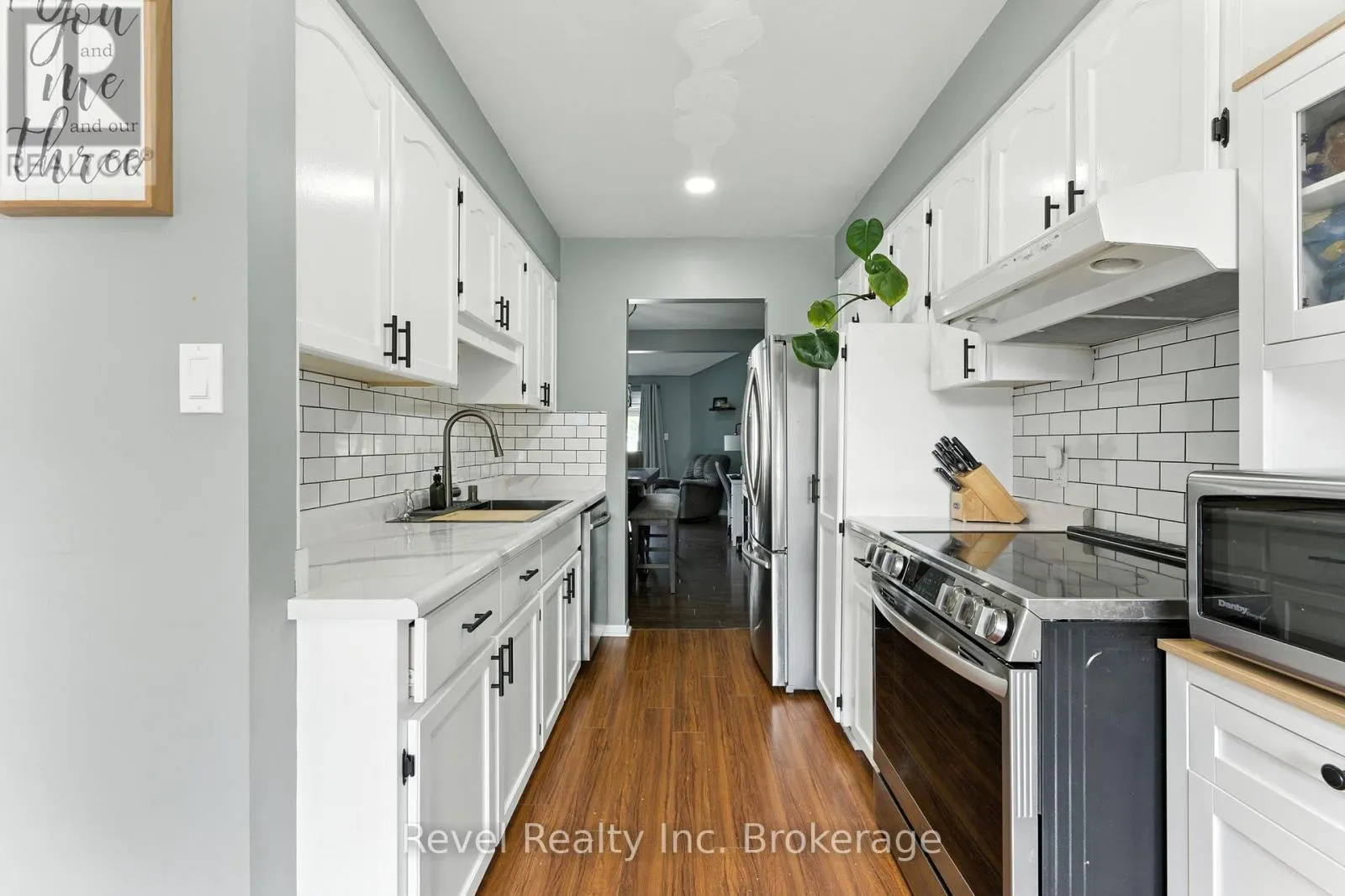 1 CONESTOGA ROAD