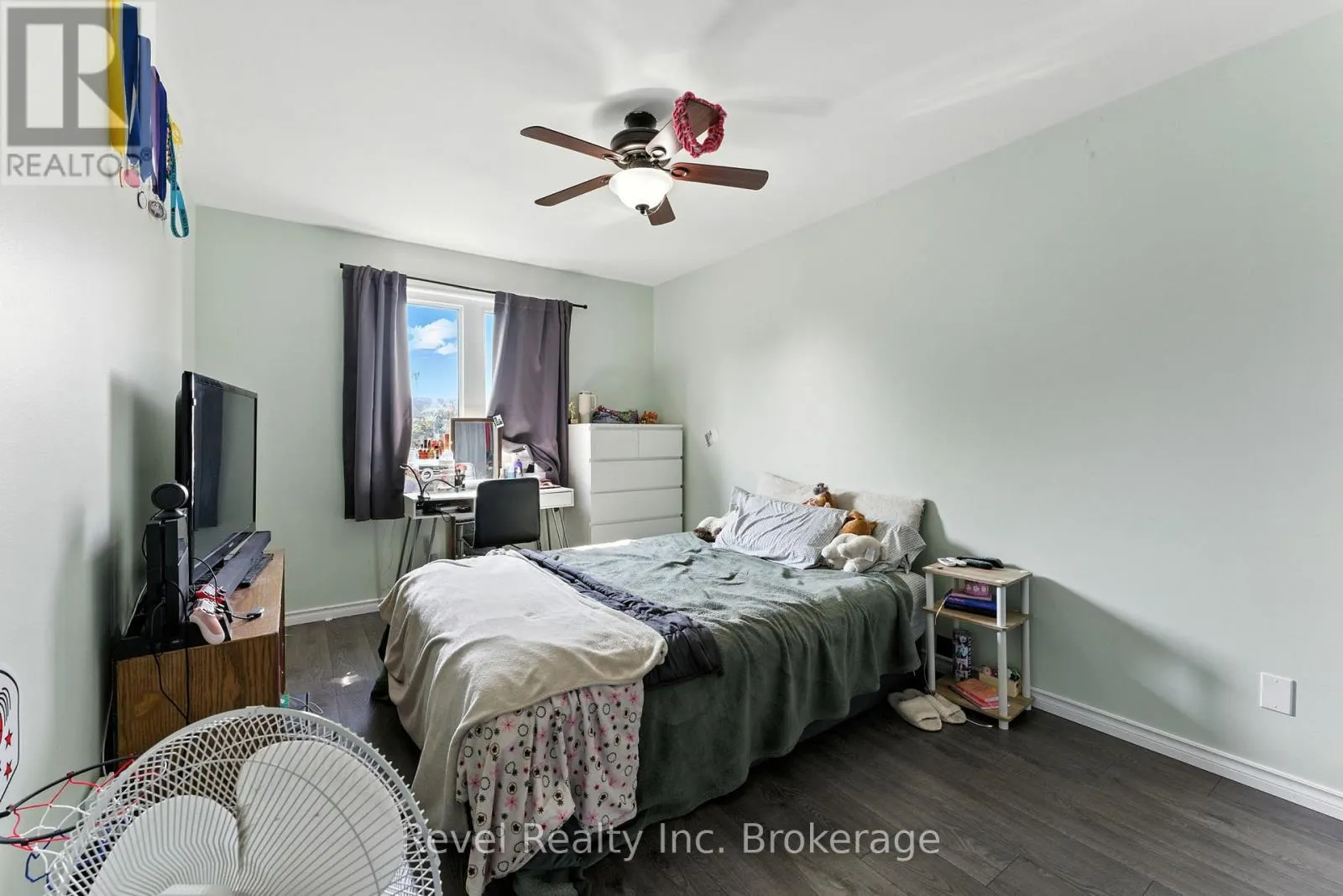 1 CONESTOGA ROAD