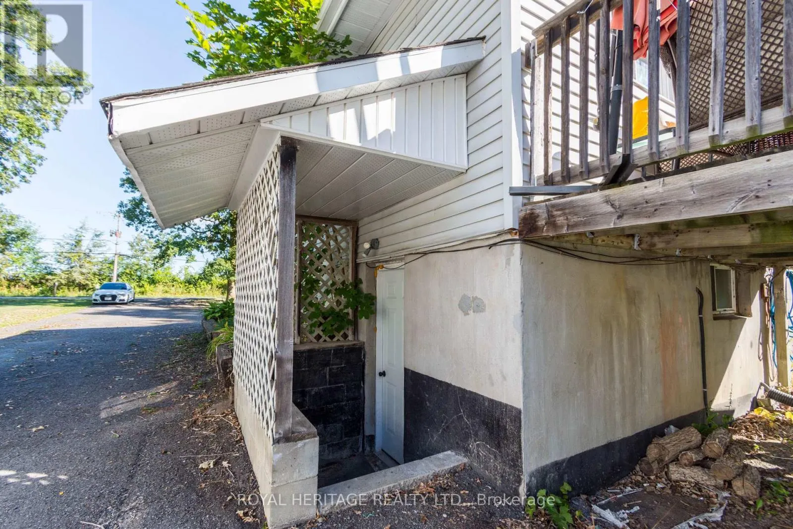 444 LAZIER ROAD