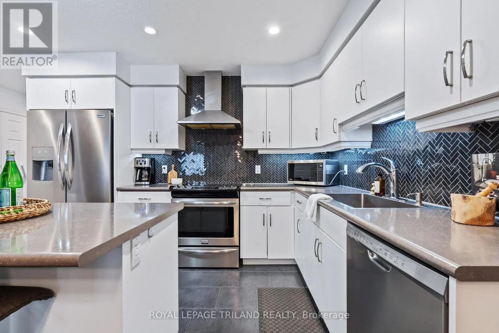 50 - 1220 RIVERBEND ROAD, #50