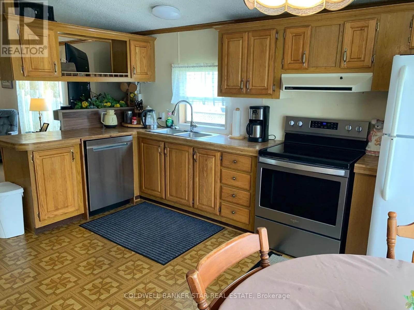 8 - 4899 PLANK ROAD, #8
