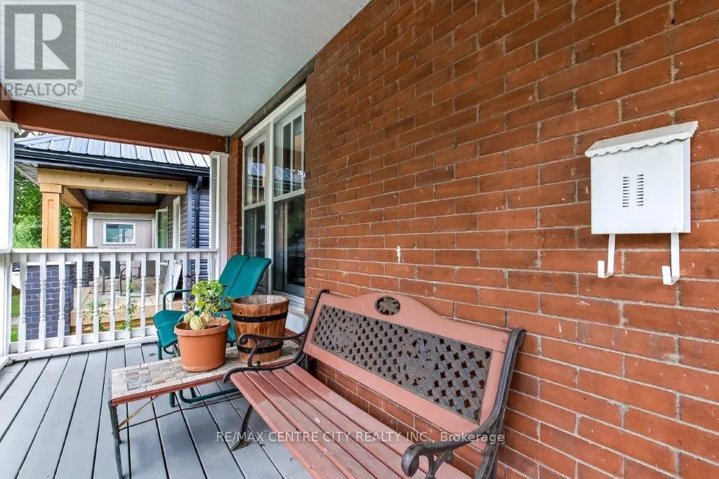 66 CONNAUGHT AVENUE