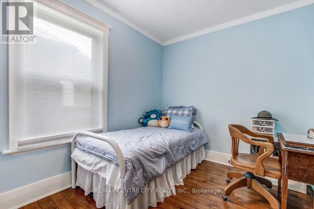 66 CONNAUGHT AVENUE