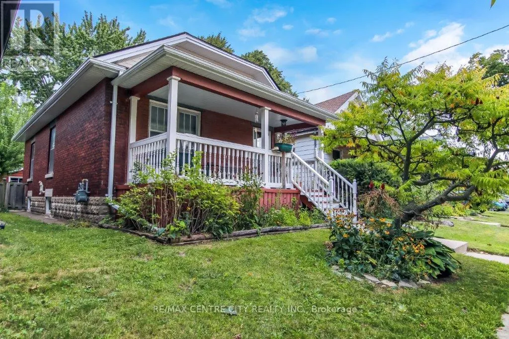 66 CONNAUGHT AVENUE