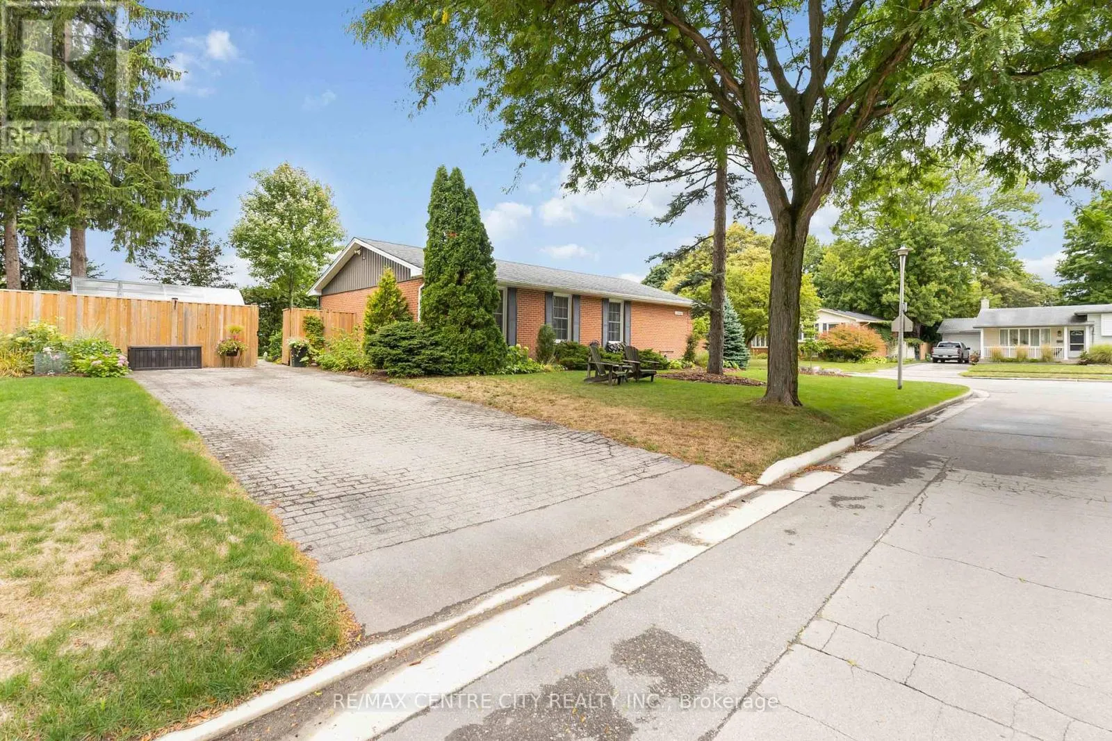 1450 STONEYBROOK CRESCENT