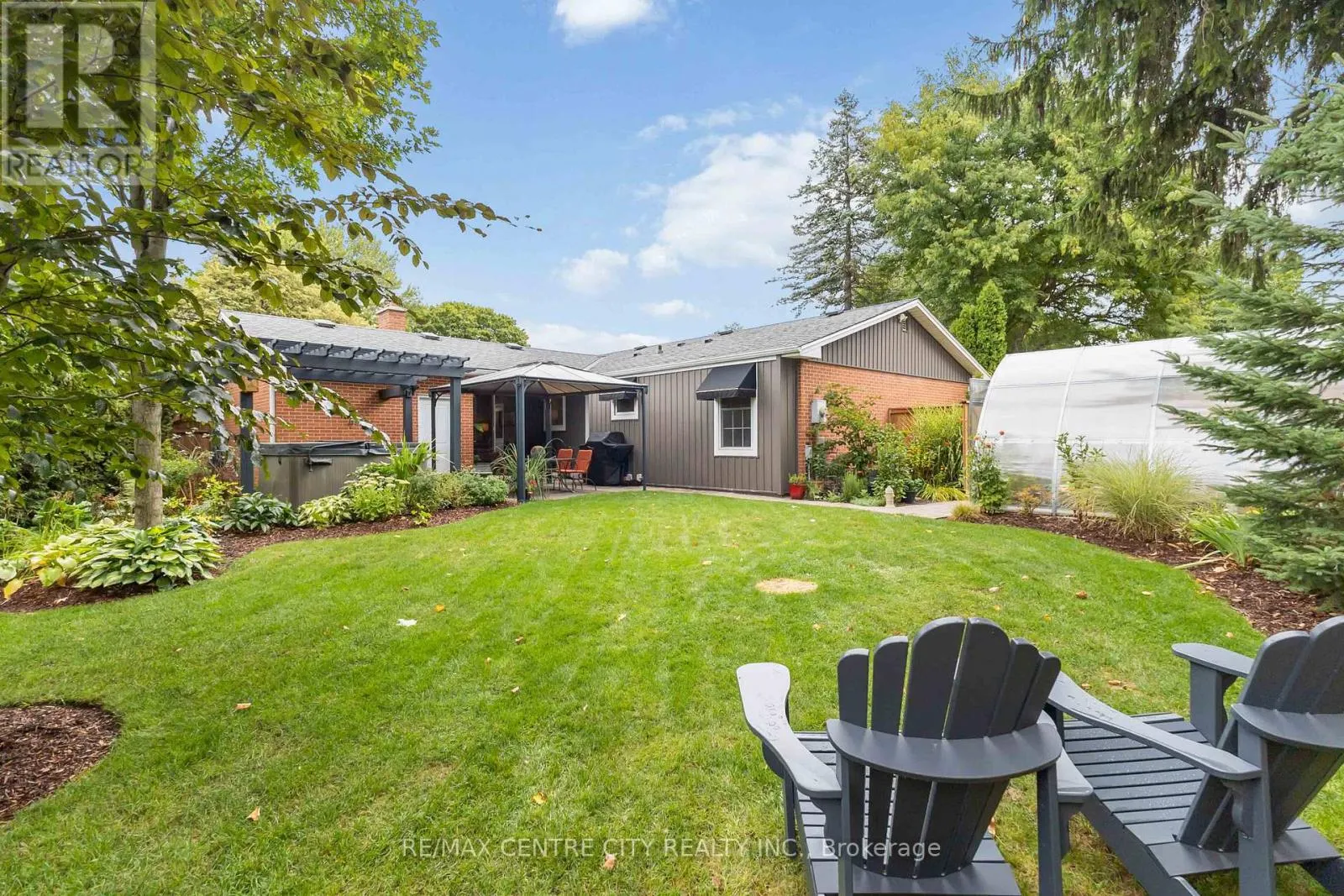 1450 STONEYBROOK CRESCENT