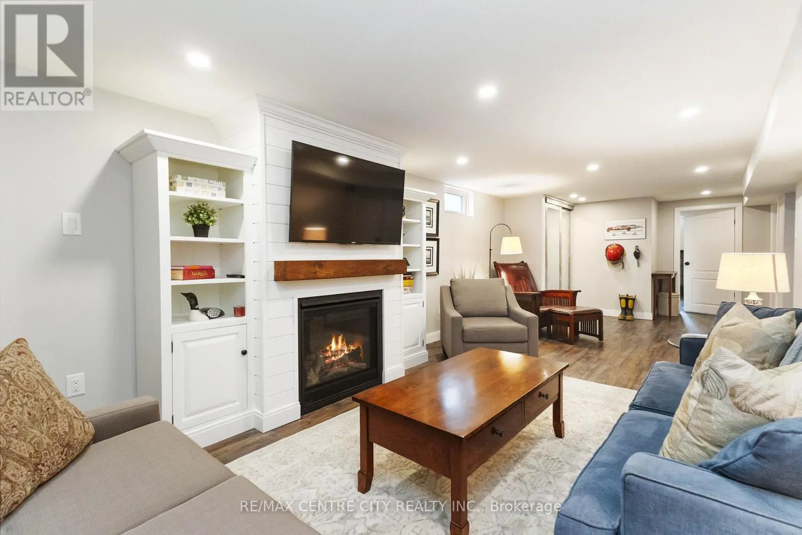 1450 STONEYBROOK CRESCENT