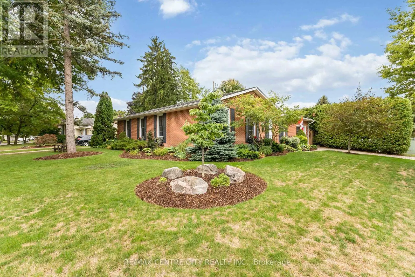 1450 STONEYBROOK CRESCENT