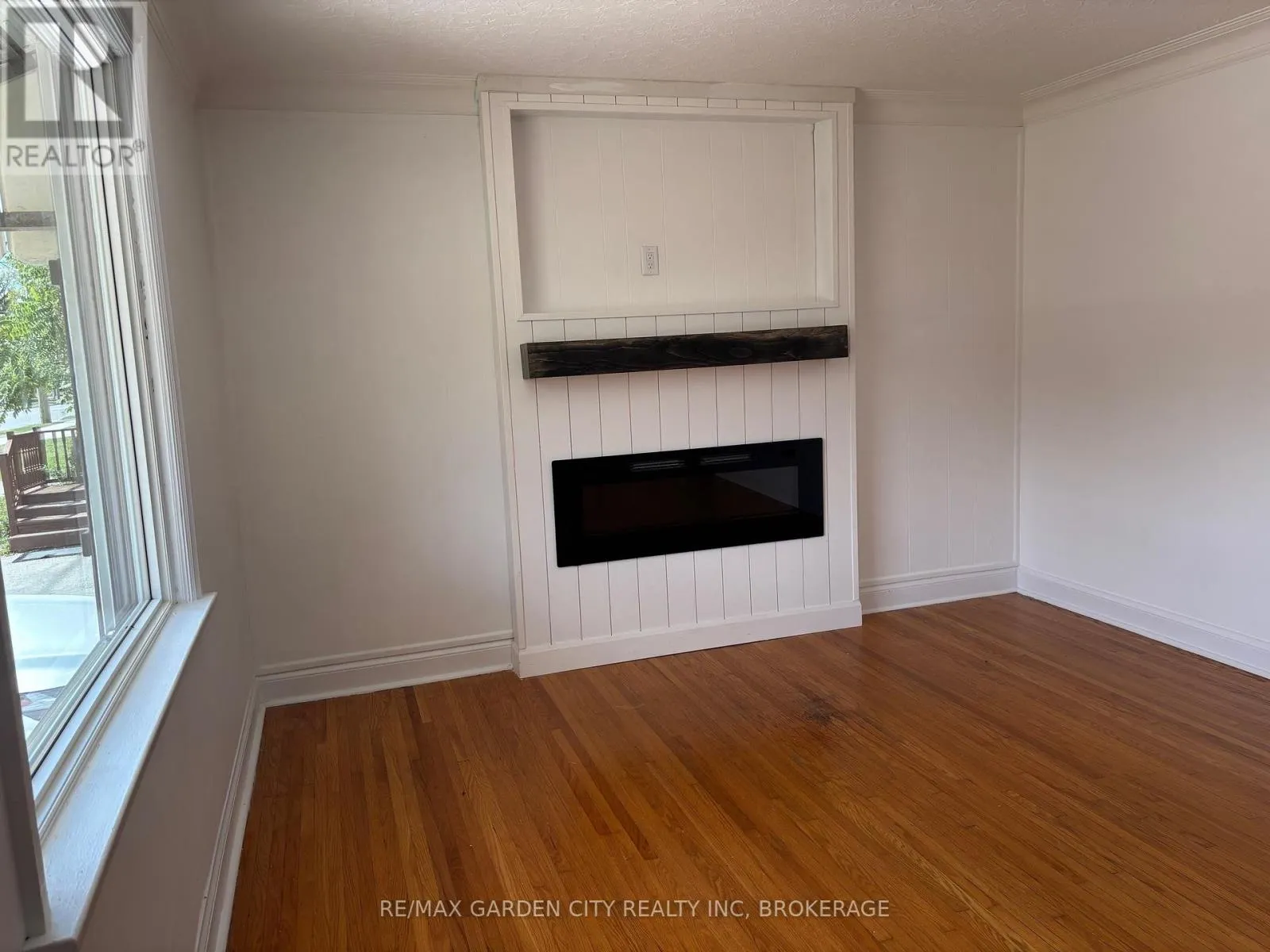 MAIN FLOOR - 88 ST. DAVIDS ROAD, #MAIN FLOOR