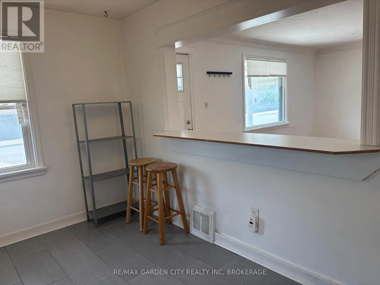 MAIN FLOOR - 88 ST. DAVIDS ROAD, #MAIN FLOOR