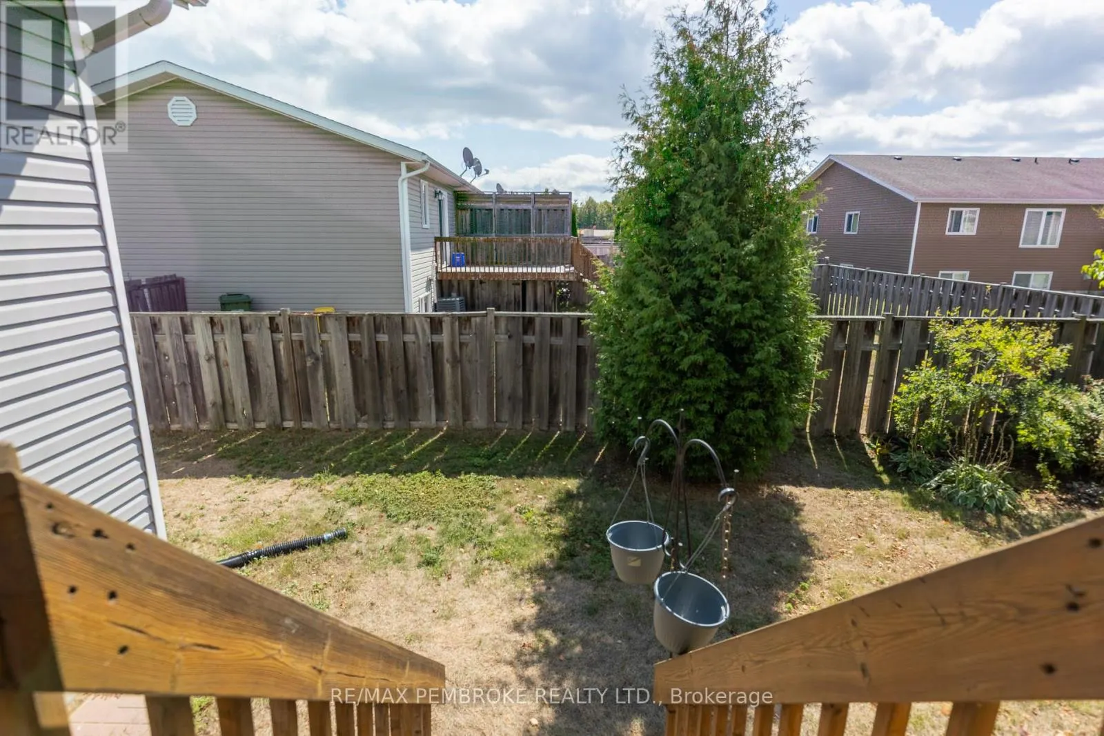 33 RENFREW STREET