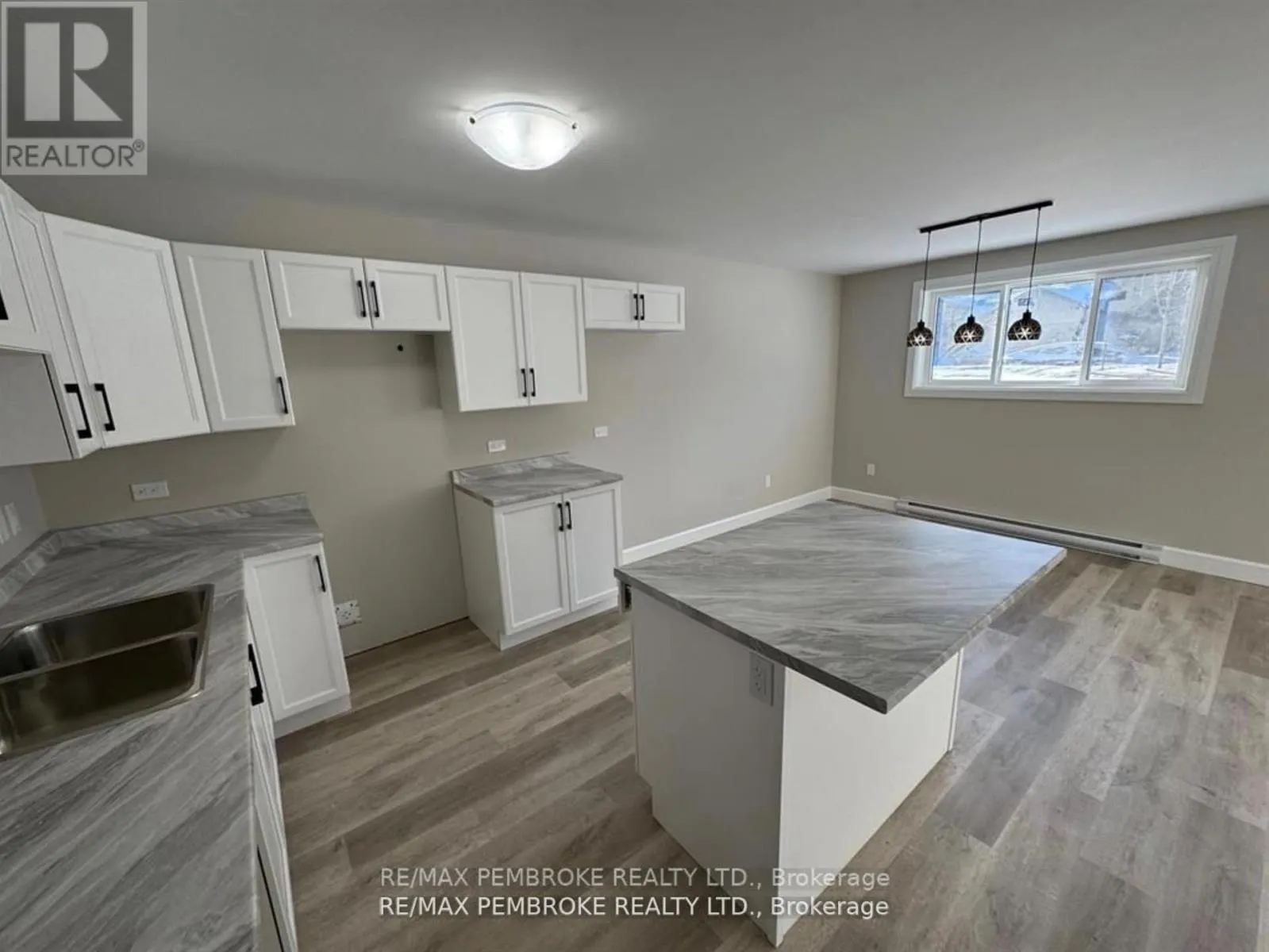 2063 SANDSTONE CRESCENT