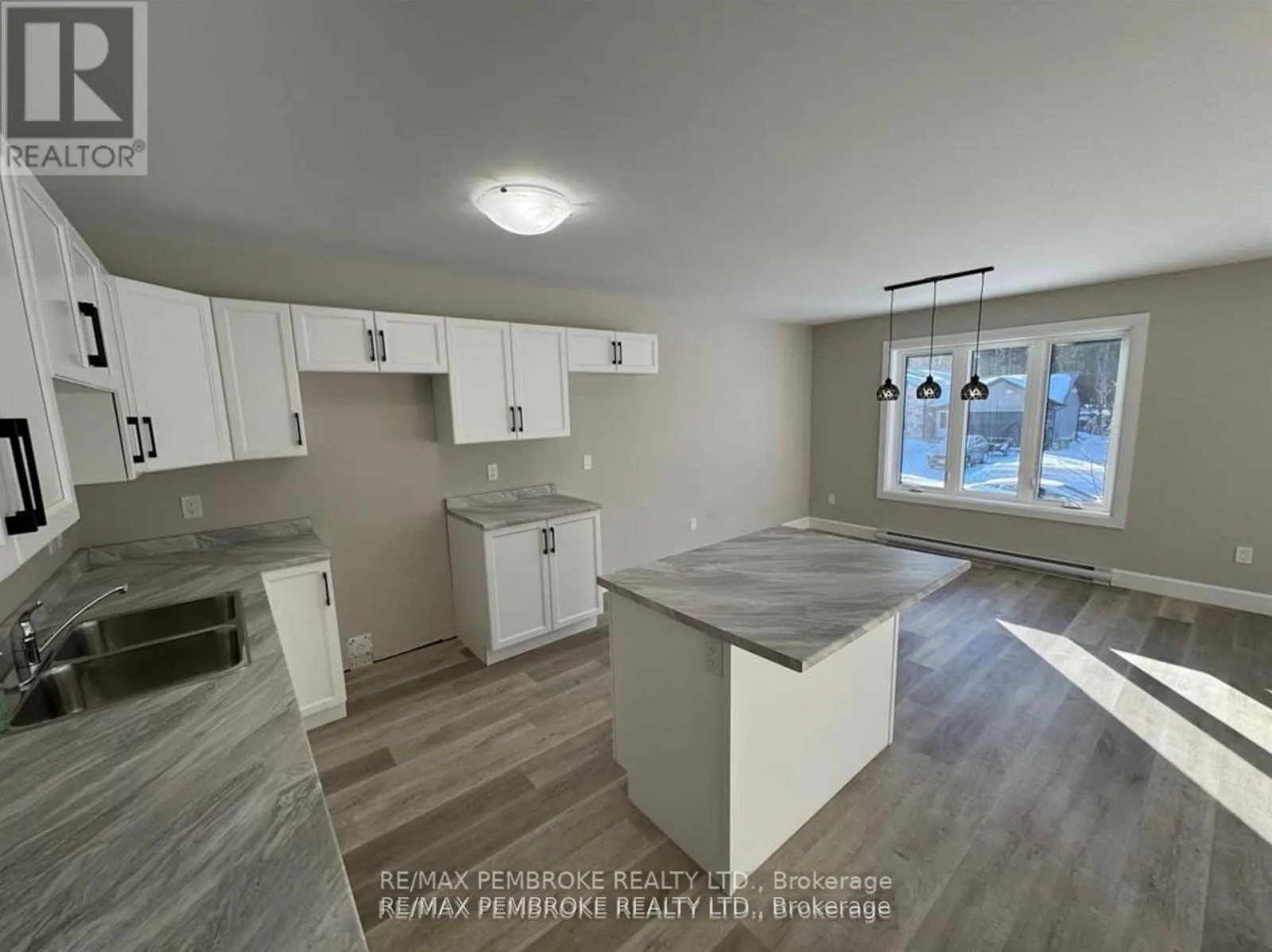 2063 SANDSTONE CRESCENT