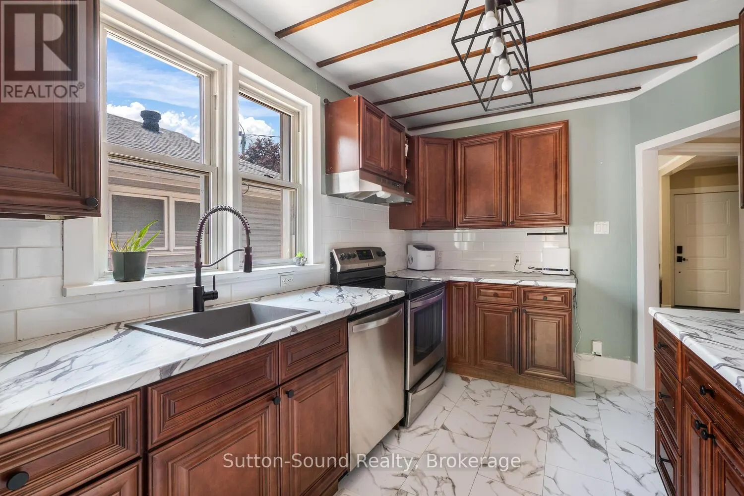 1139 4TH AVENUE W