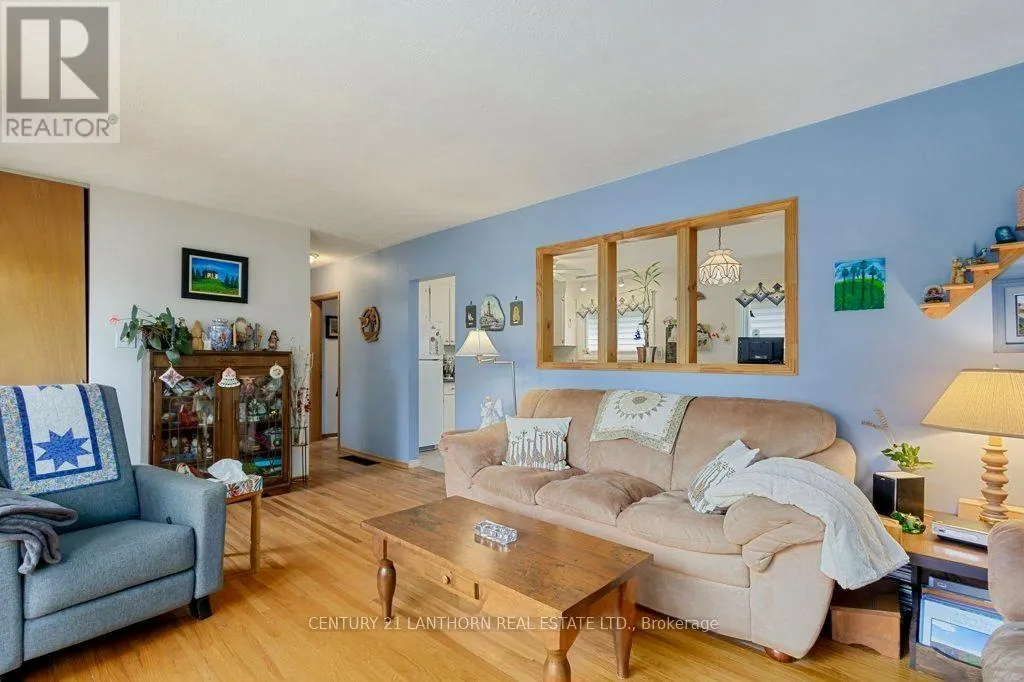4 HIGHVIEW CRESCENT