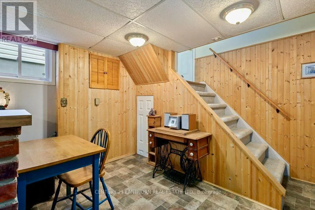 4 HIGHVIEW CRESCENT