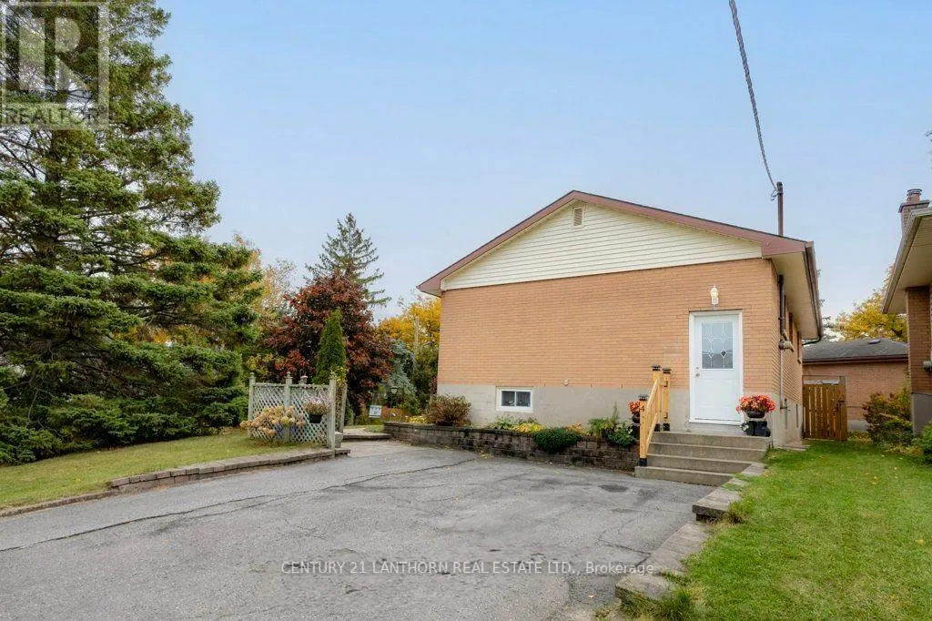 4 HIGHVIEW CRESCENT
