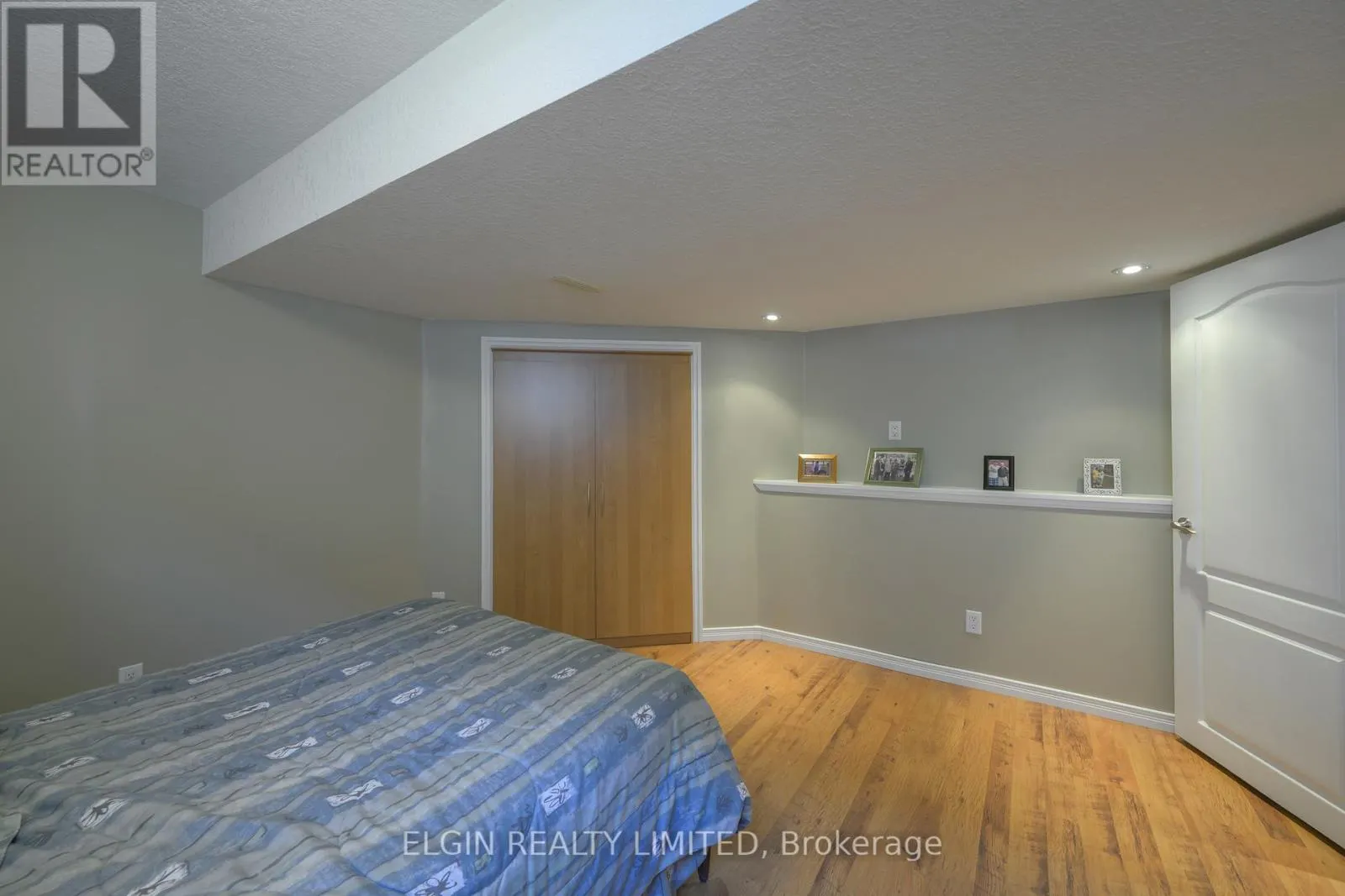 20 BEECHWOOD CIRCLE