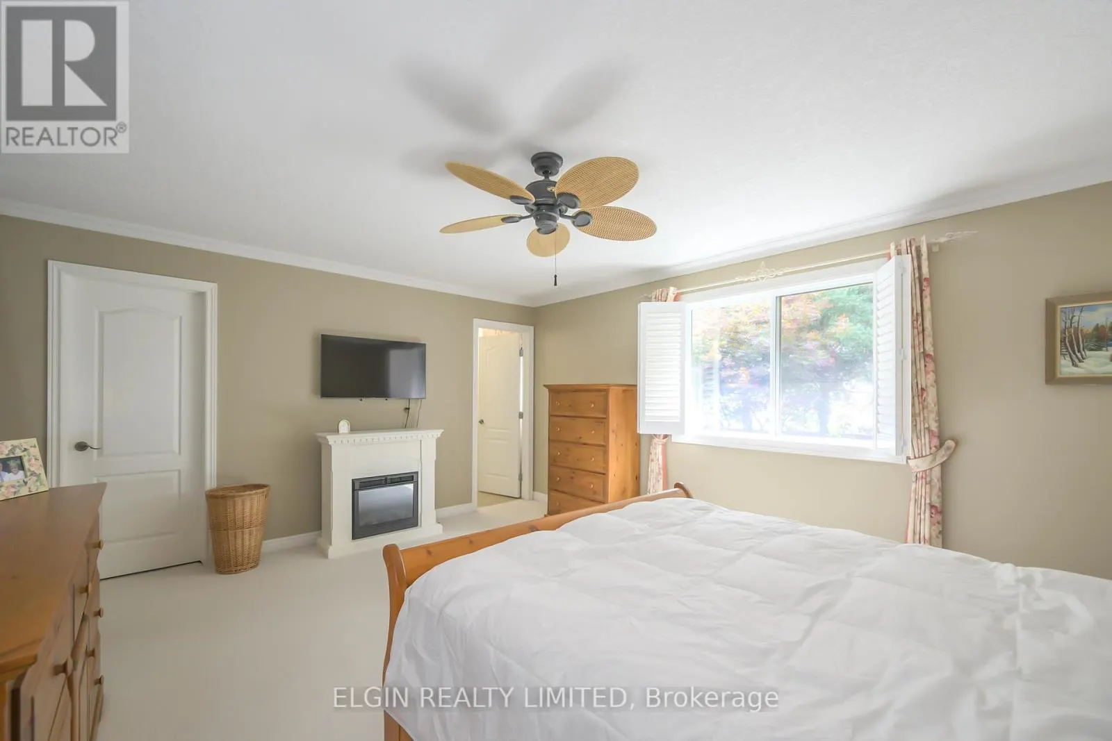 20 BEECHWOOD CIRCLE