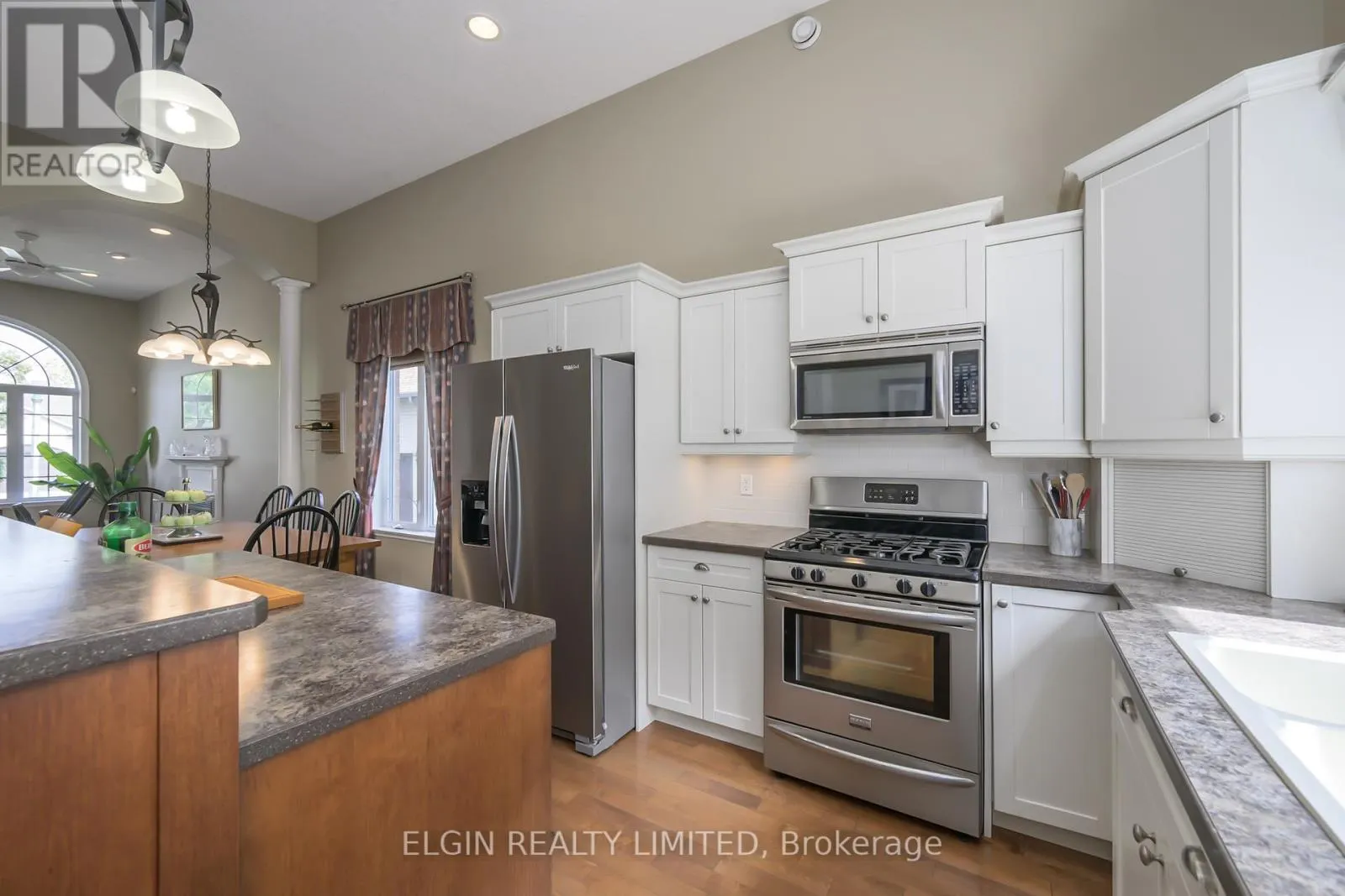 20 BEECHWOOD CIRCLE