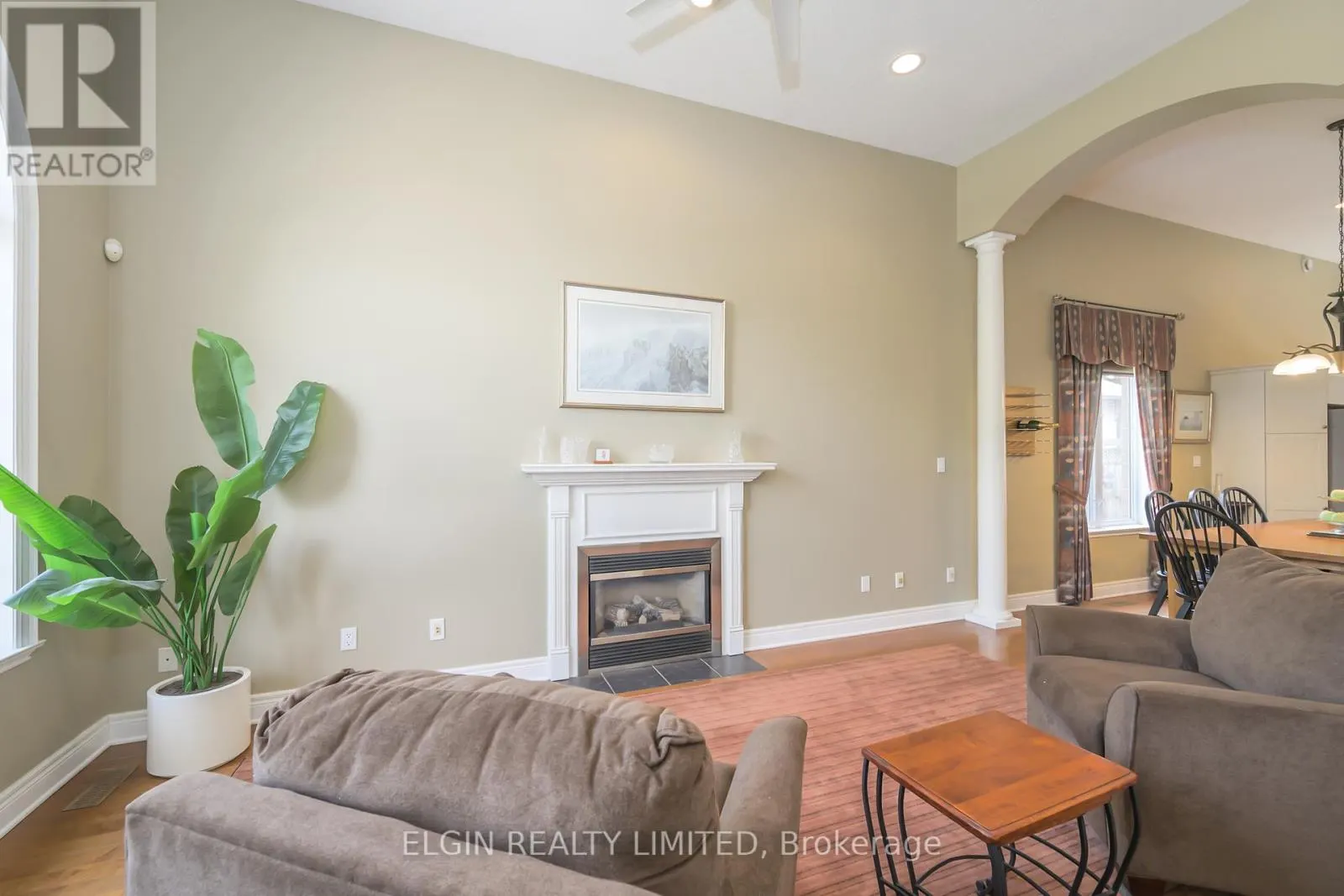 20 BEECHWOOD CIRCLE